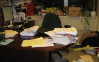 هل لديك مكتب فوضوي